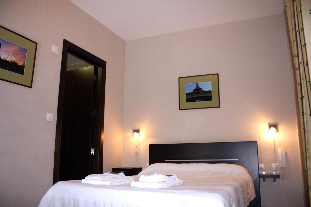 Hostal Carlos I La Línea de la Concepción 客房 照片